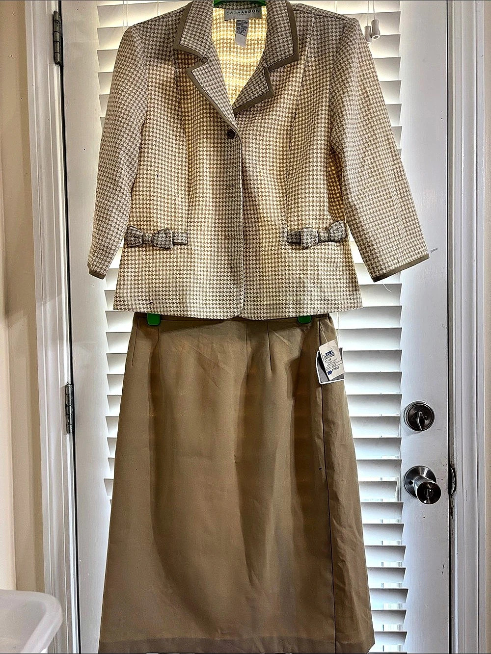 Sag Harbor Houndstooth Skirt Suit in Brown & Cream Size 14 NWT